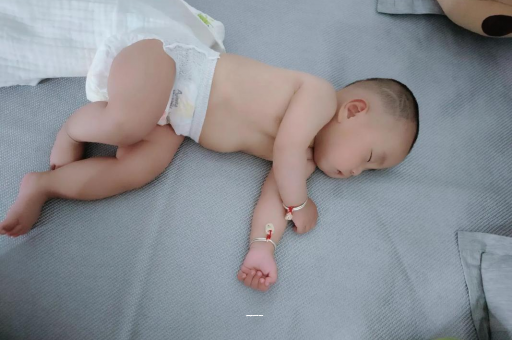 东台孕妇肚子一跳一跳